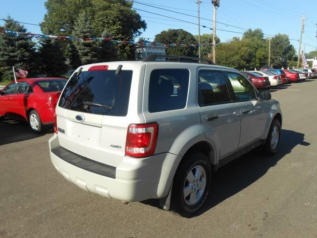 Ford Escape 2009 photo 2
