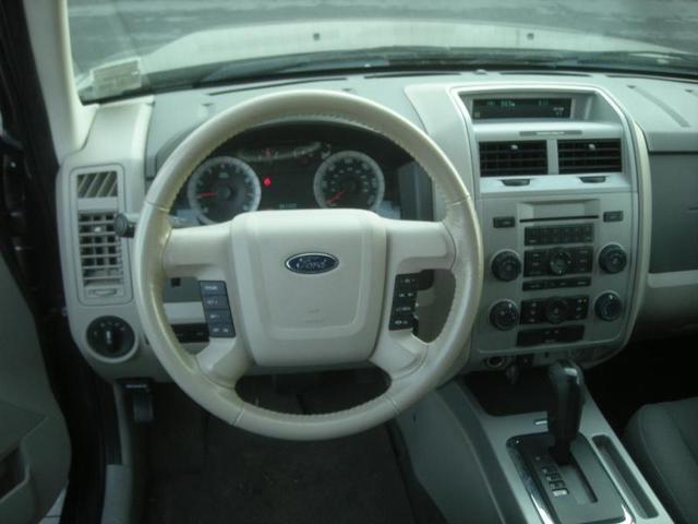 Ford Escape 2009 photo 2