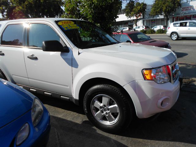 Ford Escape 2010 photo 2
