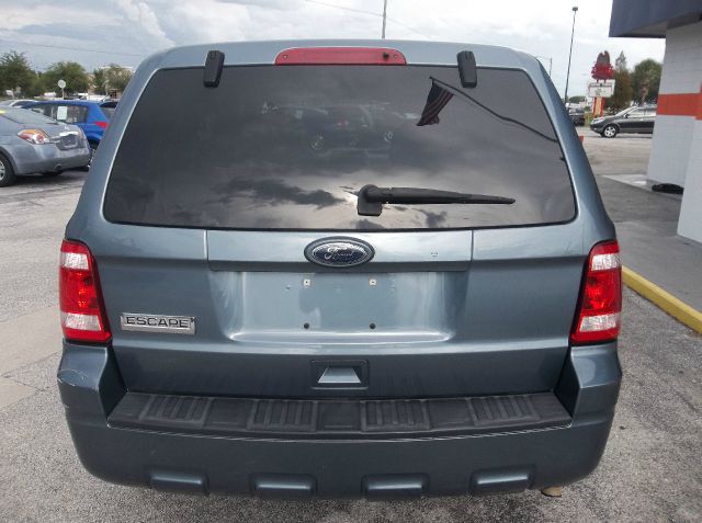 Ford Escape 2010 photo 2