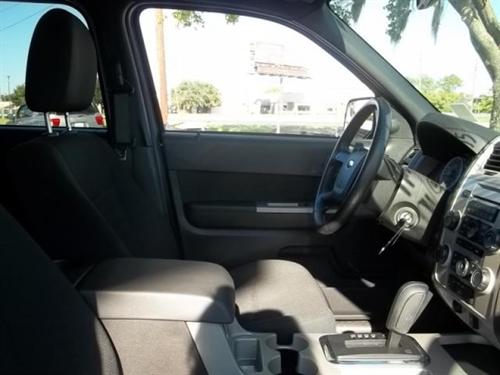 Ford Escape 2010 photo 1