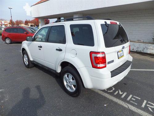 Ford Escape 2010 photo 2