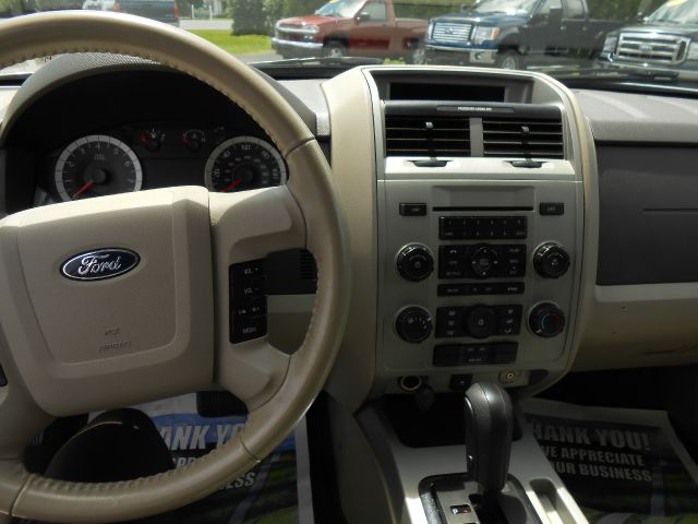 Ford Escape 2010 photo 3