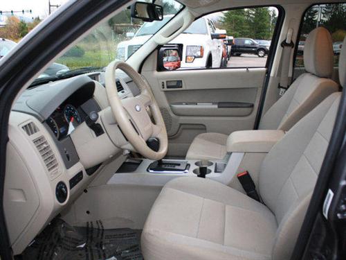 Ford Escape 2010 photo 1