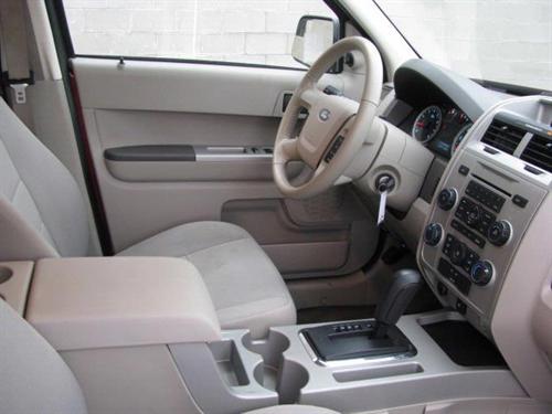 Ford Escape 2010 photo 2