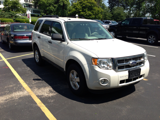 Ford Escape 31 FOOT SUV