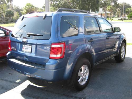 Ford Escape 2010 photo 2