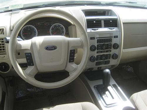 Ford Escape 2010 photo 1