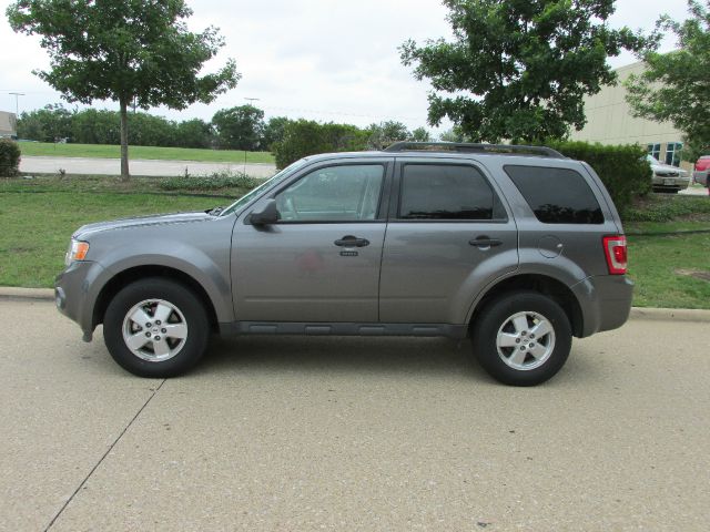 Ford Escape 2010 photo 2