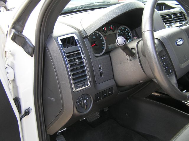 Ford Escape 2010 photo 14