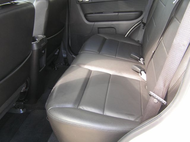 Ford Escape 2010 photo 2
