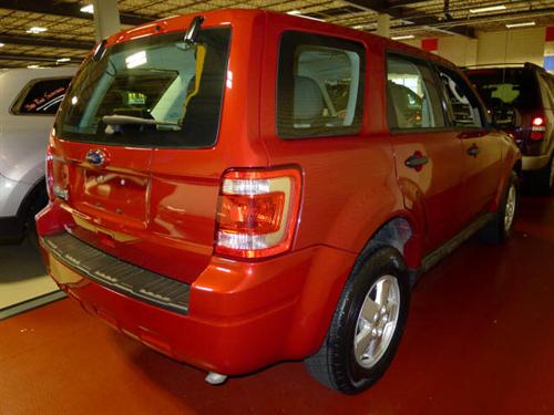Ford Escape 2010 photo 2