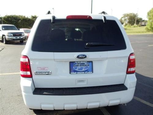 Ford Escape 2010 photo 1