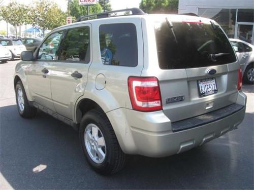 Ford Escape 2010 photo 1
