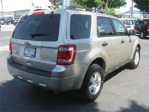 Ford Escape 2010 photo 2