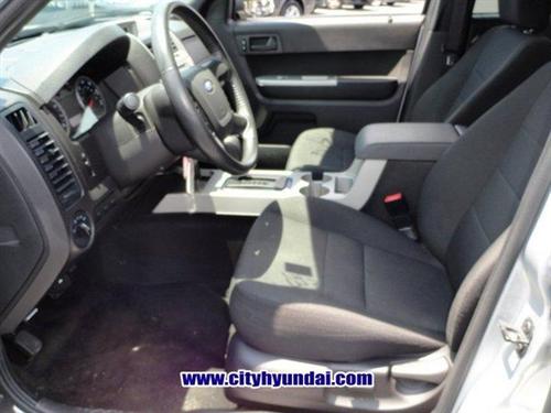 Ford Escape 2010 photo 2