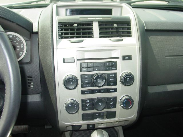 Ford Escape 2010 photo 13