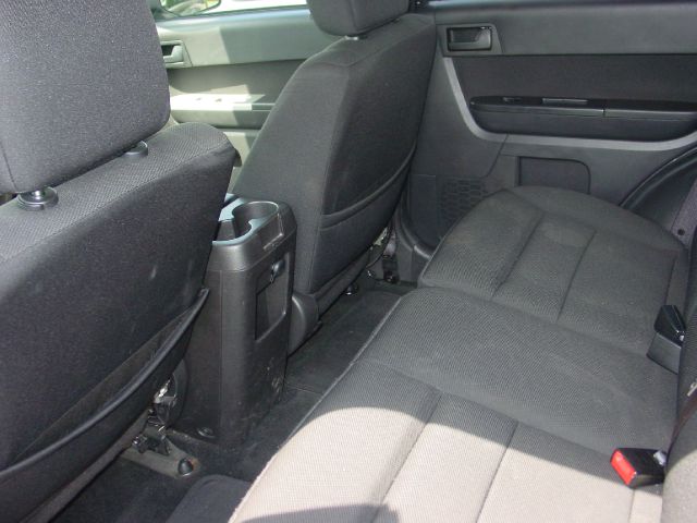 Ford Escape 2010 photo 17