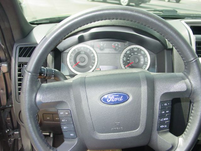 Ford Escape 2010 photo 18