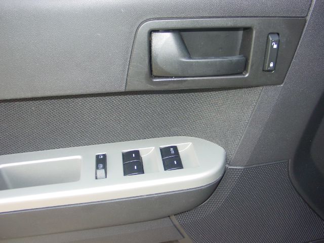 Ford Escape 2010 photo 21