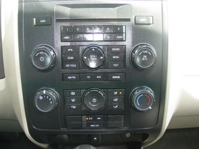 Ford Escape 2010 photo 2