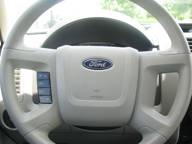 Ford Escape 2010 photo 3