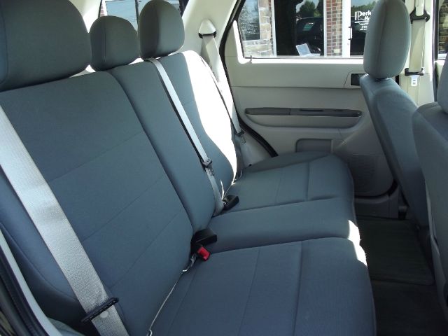 Ford Escape 2010 photo 2