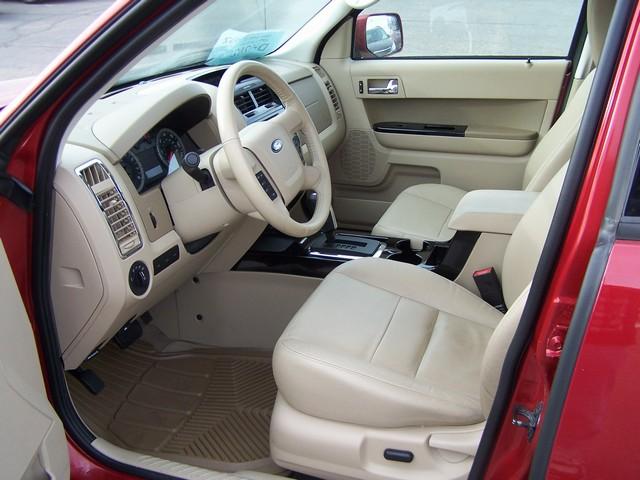 Ford Escape 2010 photo 2