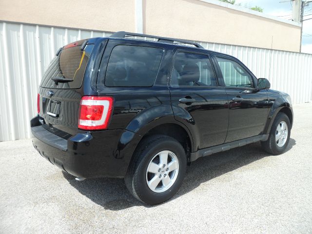 Ford Escape 2010 photo 2