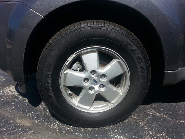Ford Escape 2010 photo 3