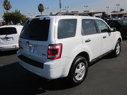 Ford Escape 2010 photo 2