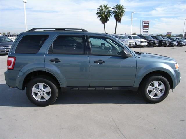 Ford Escape 2010 photo 2