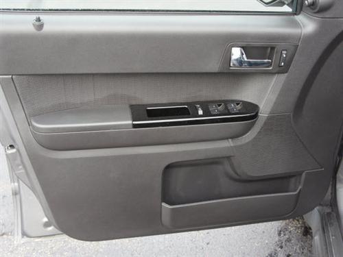 Ford Escape 2010 photo 3