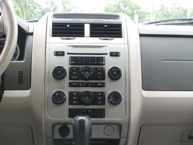 Ford Escape 2010 photo 8
