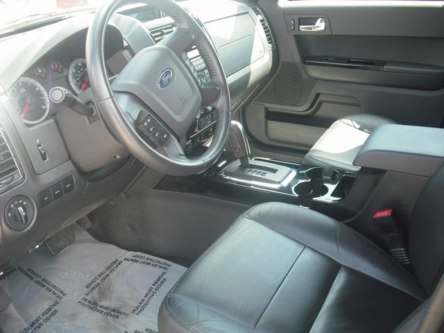 Ford Escape 2010 photo 1
