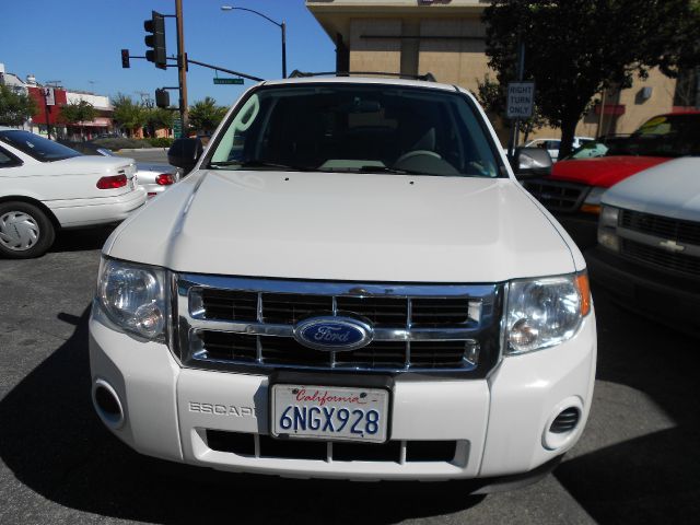 Ford Escape 2010 photo 2
