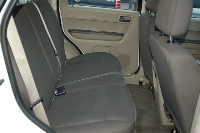 Ford Escape 31 FOOT SUV