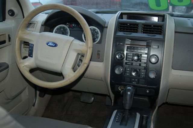 Ford Escape 2010 photo 15