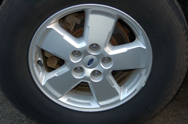 Ford Escape 2010 photo 17