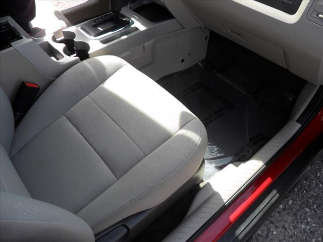 Ford Escape 2010 photo 2