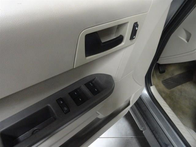 Ford Escape 2010 photo 11