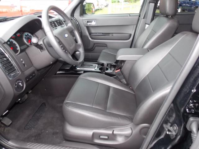 Ford Escape 2010 photo 1