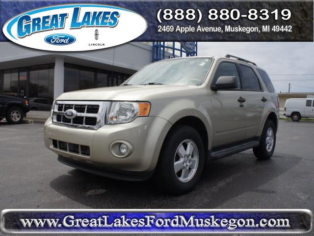 Ford Escape 2010 photo 2