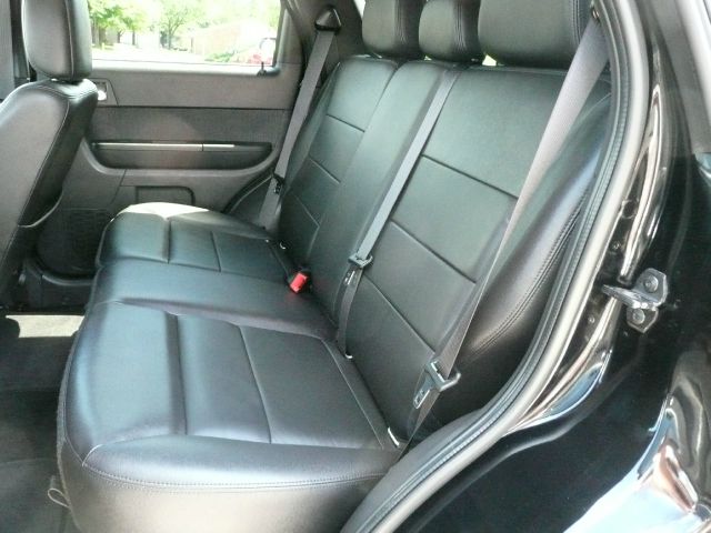 Ford Escape 2010 photo 2