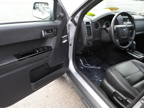 Ford Escape 2010 photo 1
