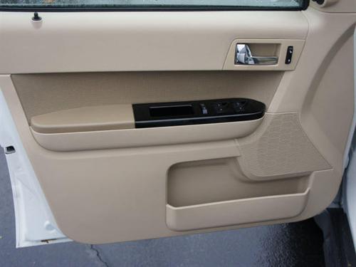 Ford Escape 2010 photo 3