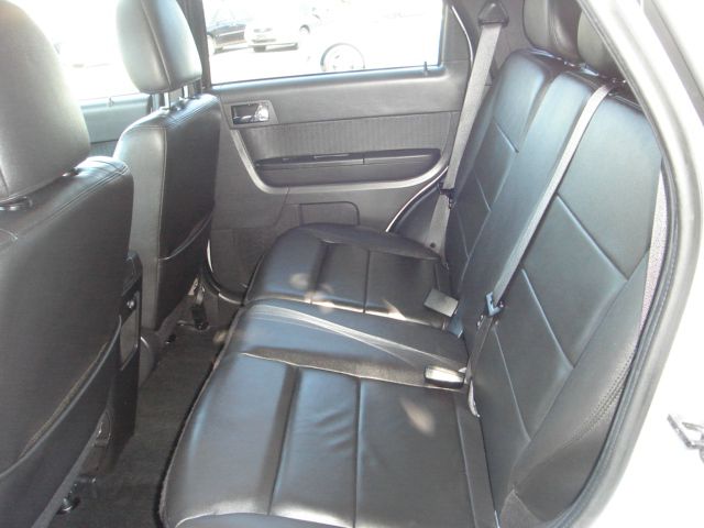 Ford Escape 2011 photo 2
