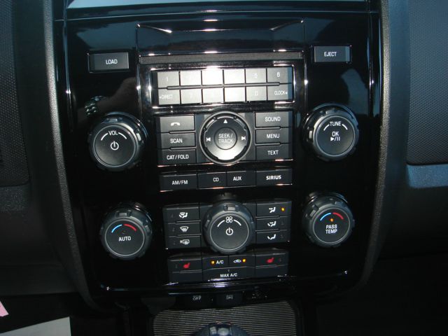 Ford Escape 2011 photo 21