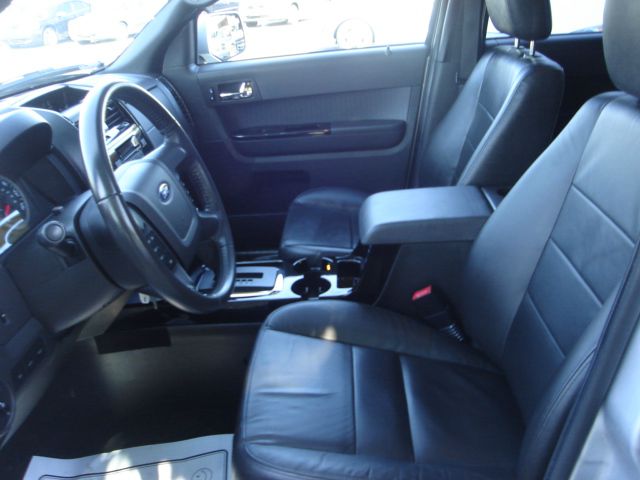 Ford Escape 2011 photo 22