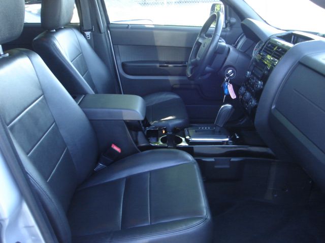 Ford Escape 2011 photo 3